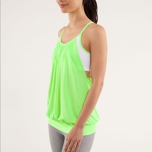 Lululemon No Limits Tank - Zippy Green/White